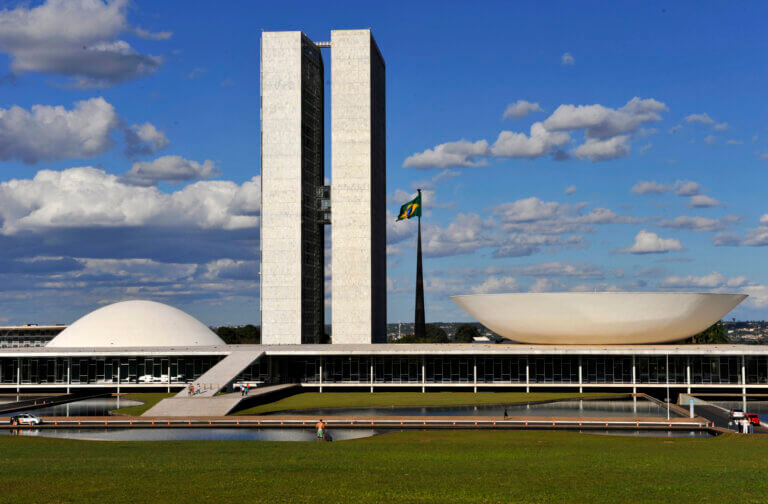 Diretoria da AESC realiza visitas institucionais em Brasília